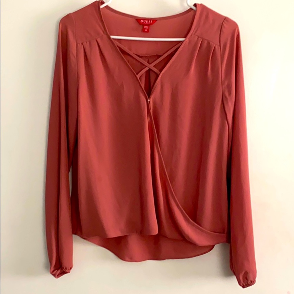 Blush pink colored GUESS blouse. Xs.